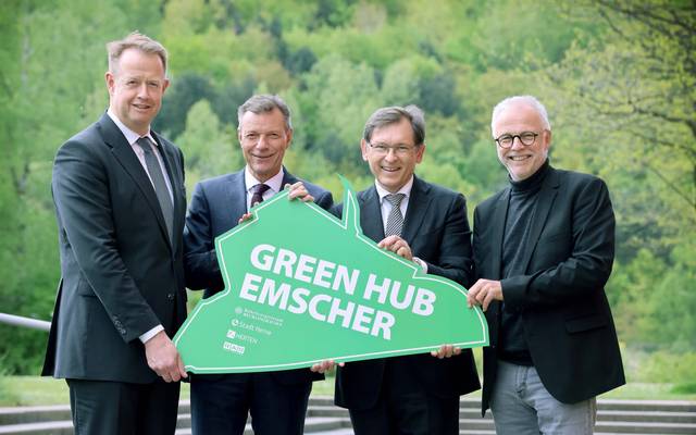 Das interkommunale Projekt „Green Hub Emscher“ stellten RAG-Vorstand Michael Kalthoff, Bürgermeister Christoph Tesche (Recklinghausen), Oberbürgermeister Dr. Frank Dudda (Herne) und Bürgermeister Matthias Müller (Herten) vor. 