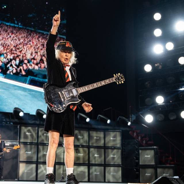 AC/DC Live in Düsseldorf 08.07.2025 Merkur Spielarena Angus Young
