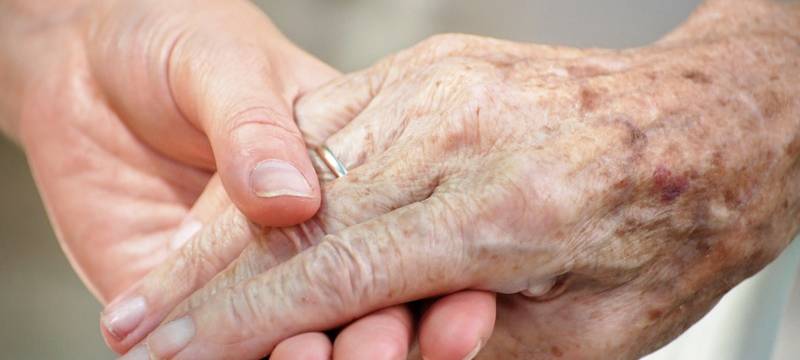 Caritas: Kampagne für bessere Altenpflege