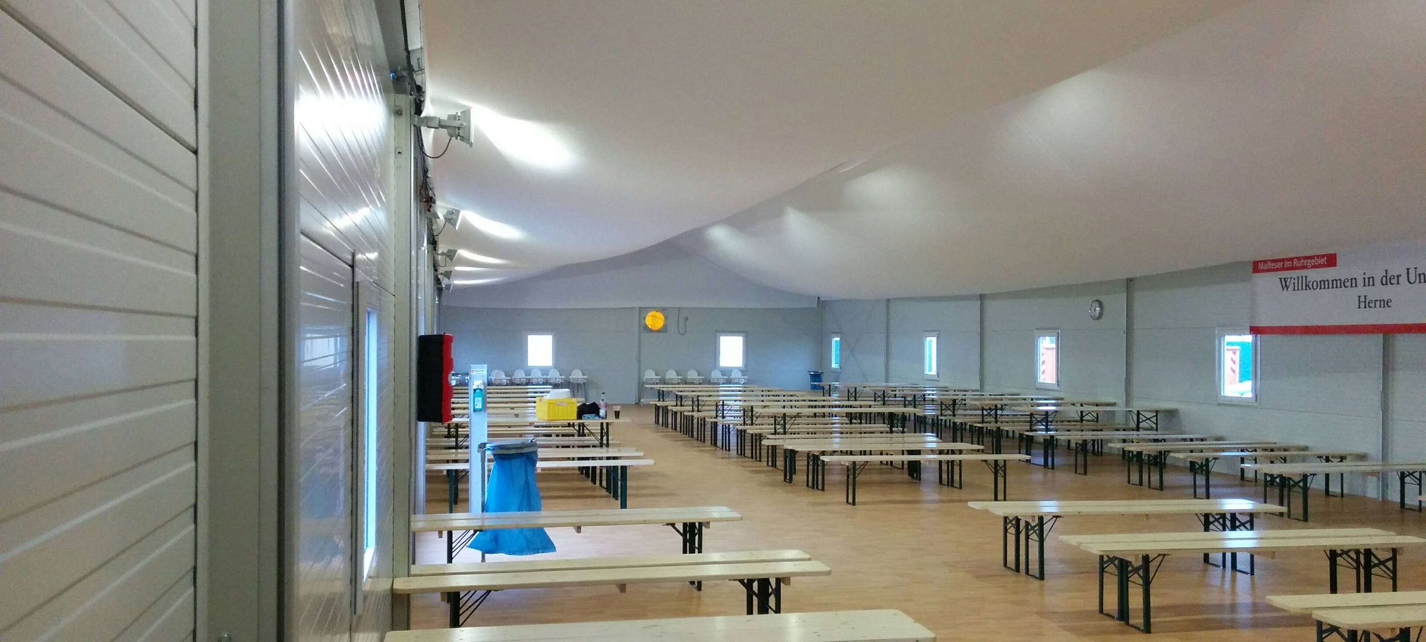 Flüchtlinge ziehen in die Unterkunft an der Dorstener Straße