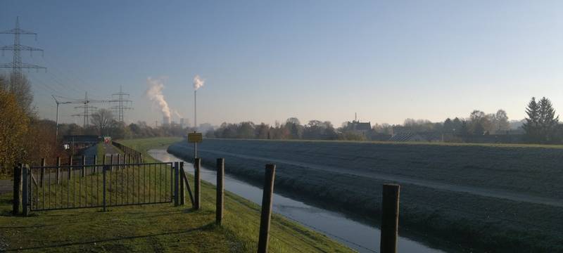 Zustand der Emscher in Herne Ende 2013