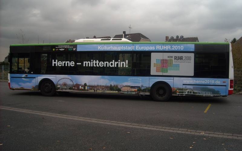 HCR Bus mit Motiven zum Kulturhauptstadtjahr 2010