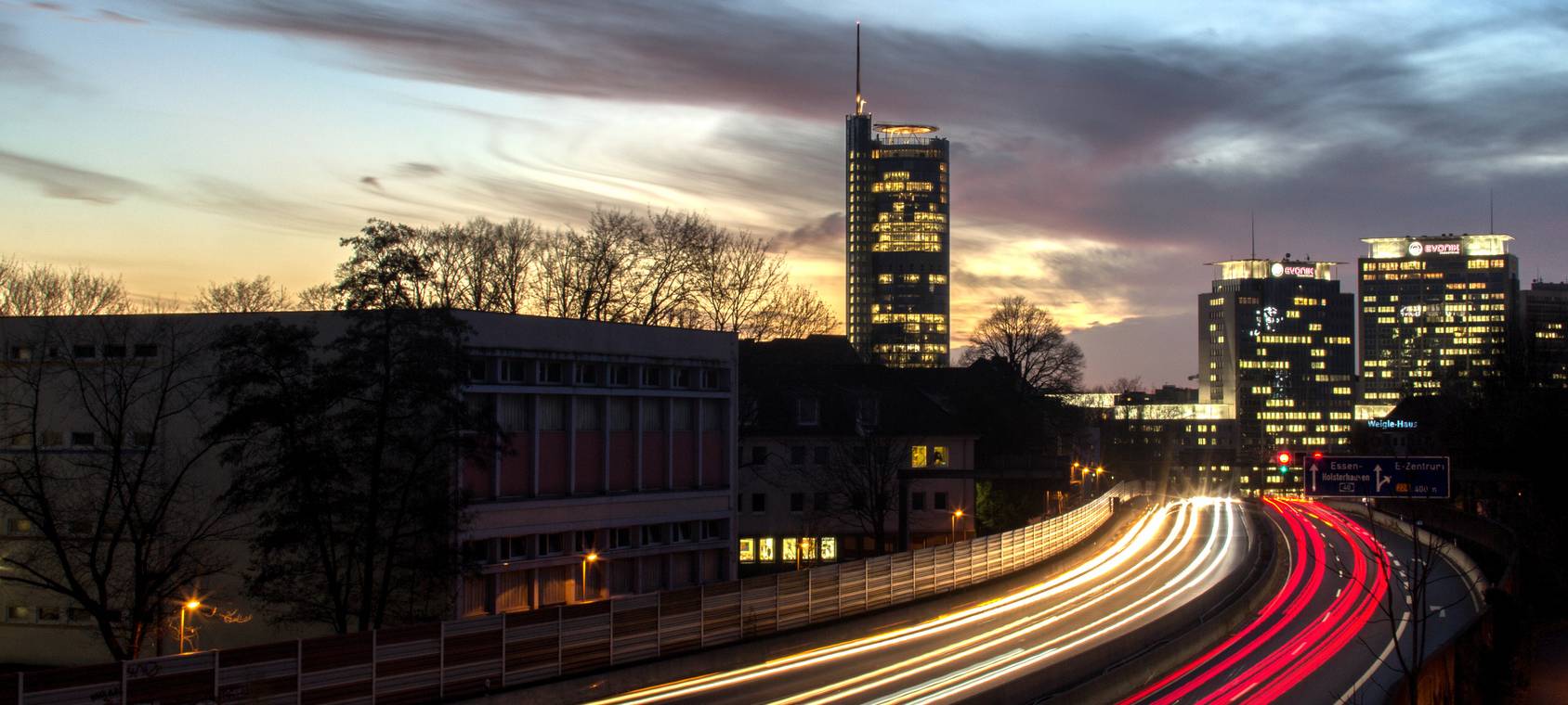 Die Autobahn 40 bei Essen.