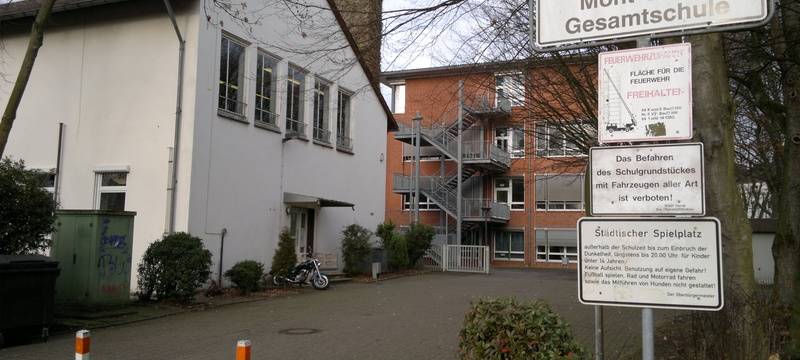 Eingang der Mont-Cenis-Gesamtschule in Herne