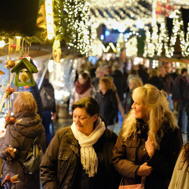 Eröffnung des Weihnachtsmarktes am 23. November 2017 durch OB Thomas Kufen auf dem Kennedyplatz in Essen.