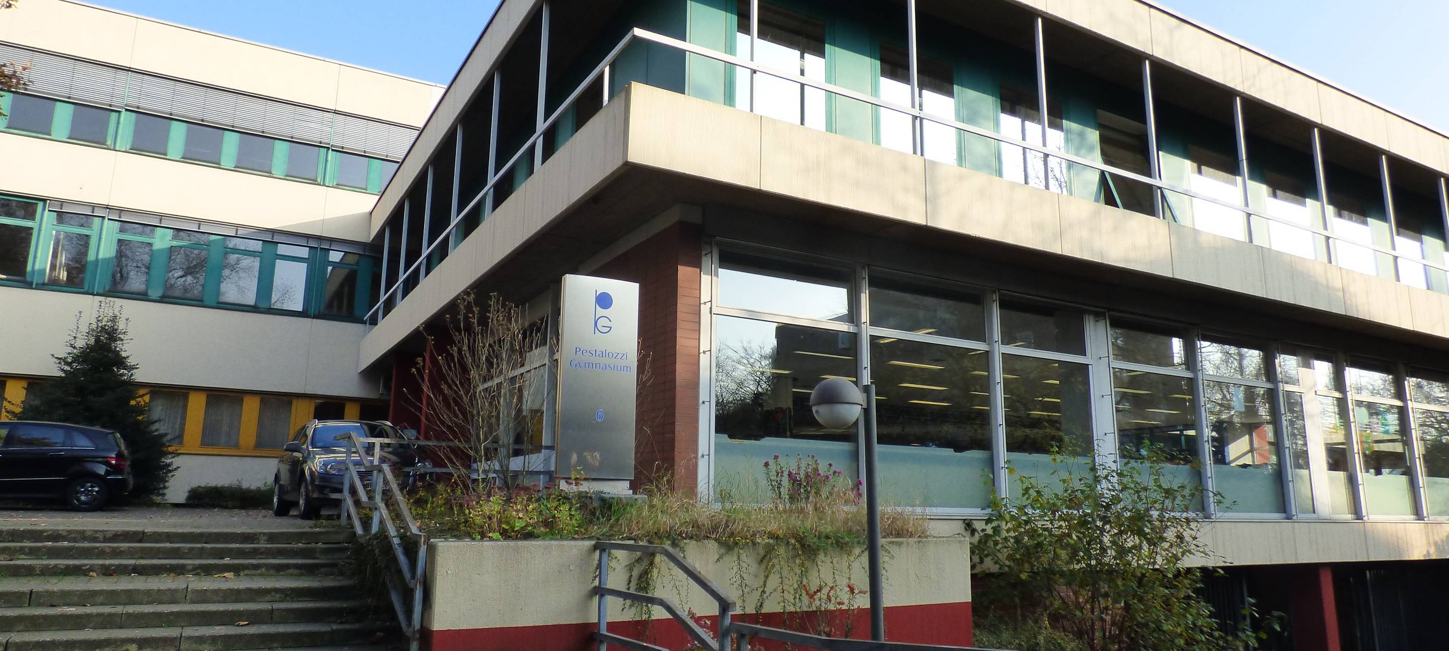 Eingang Pestalozzi-Gymnasium