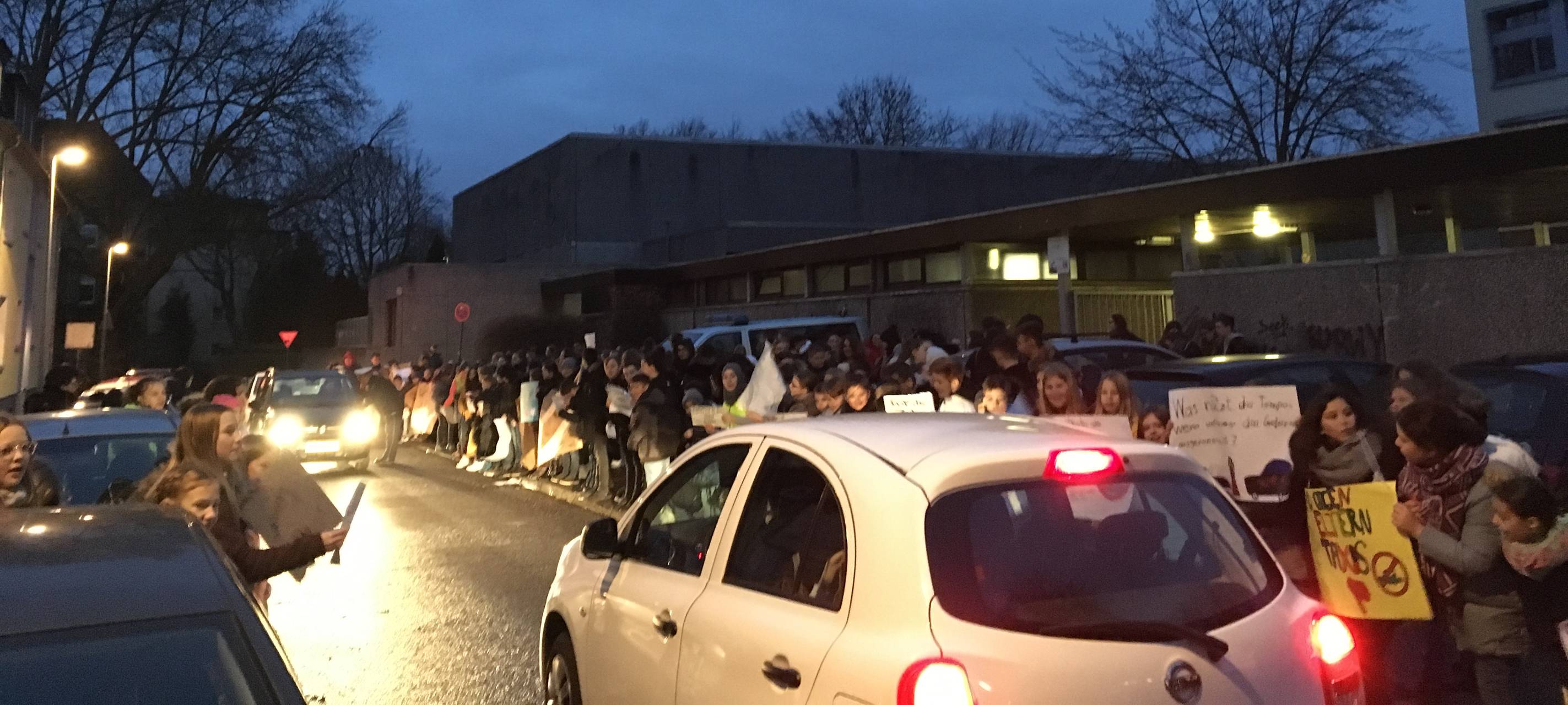 Demo gegen Elterntaxis