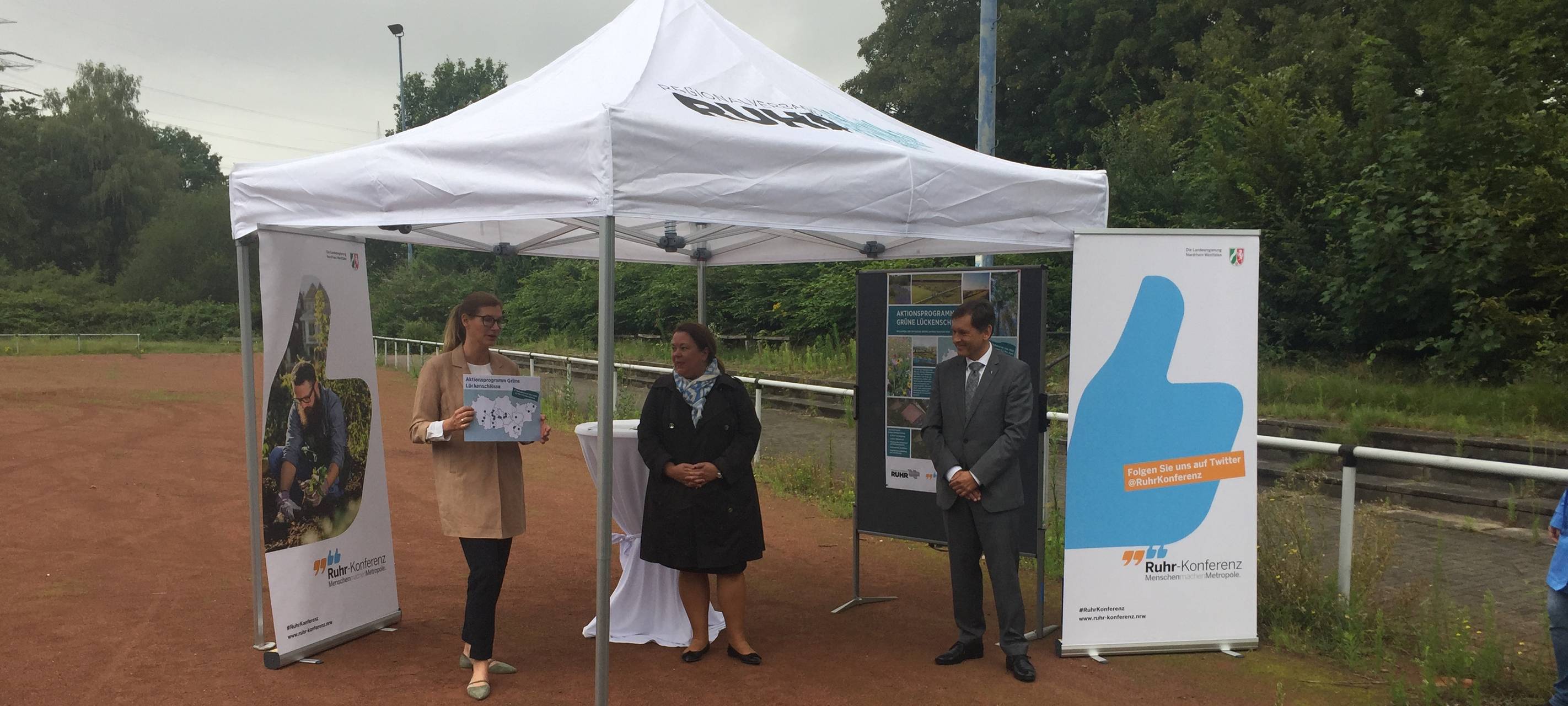 Umweltministerin Heinen-Esser übergibt Förderbescheid