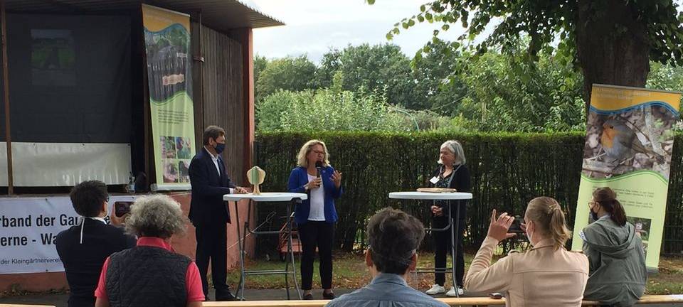 Bundesumweltministerin in Herner Schrebergarten