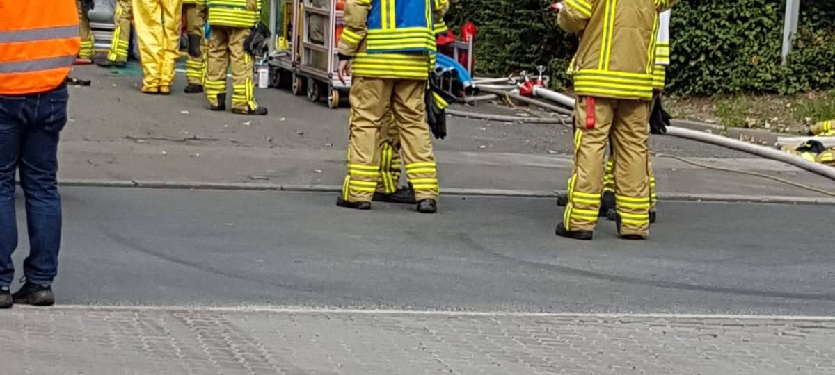 Feuerwehreinsatz bei der Suez Bodenaufbereitungsanlage.