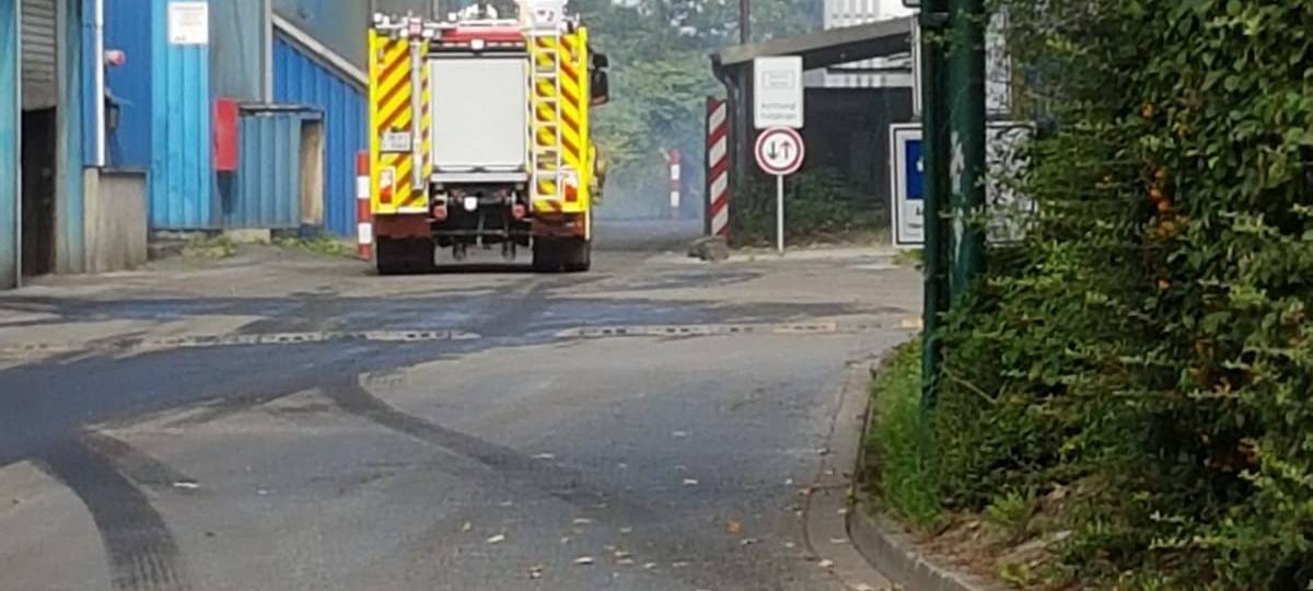 In der Suez Bodenaufbereitungsanlage ist ein Feuer ausgebrochen.