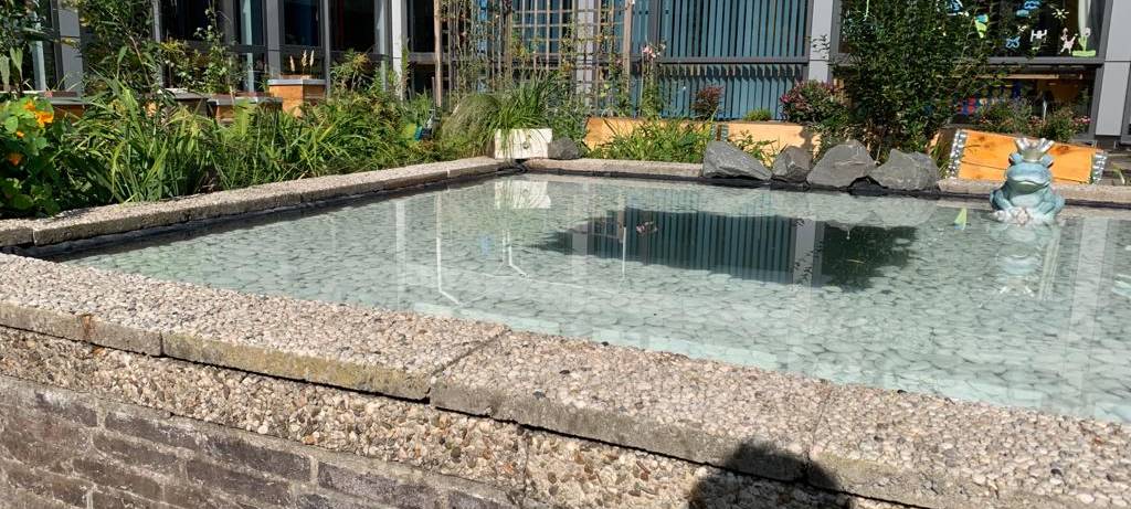 Wohlfühloase auf Schulhof der Hans-Tilkowski-Schule