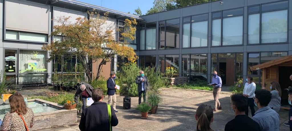 Wohlfühloase auf Schulhof der Hans-Tilkowski-Schule