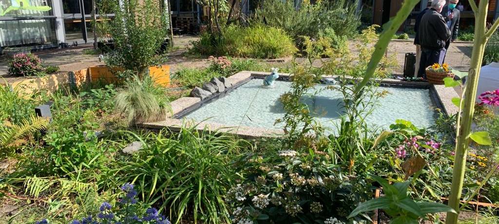 Wohlfühloase auf Schulhof der Hans-Tilkowski-Schule