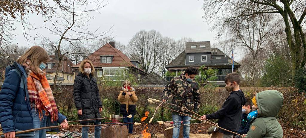 Haranni-Gymnasium weiht Steinkreis ein