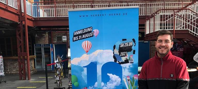 Timur Bambil hat 2020 den "Herbert" gewonnen. Der Musiker verfolgt die Preisverleihung auch in diesem Jahr.