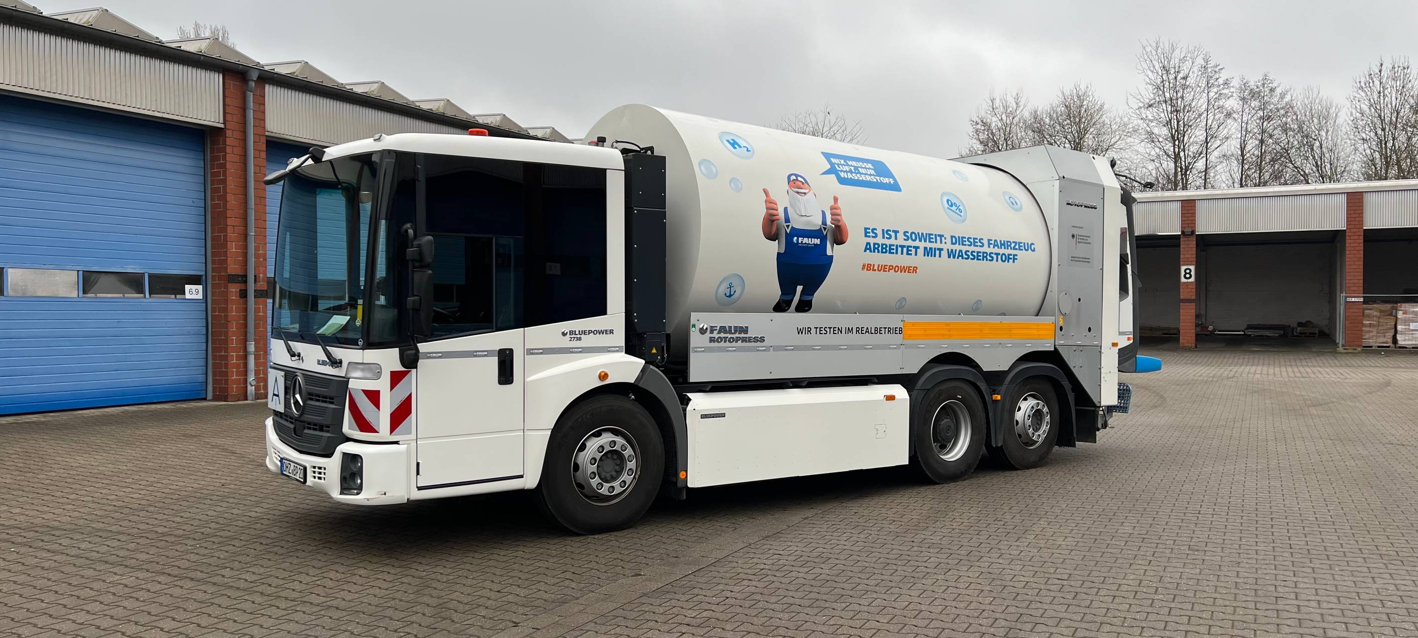 Ein mit Wasserstoff angetriebenes Müllfahrzeug.