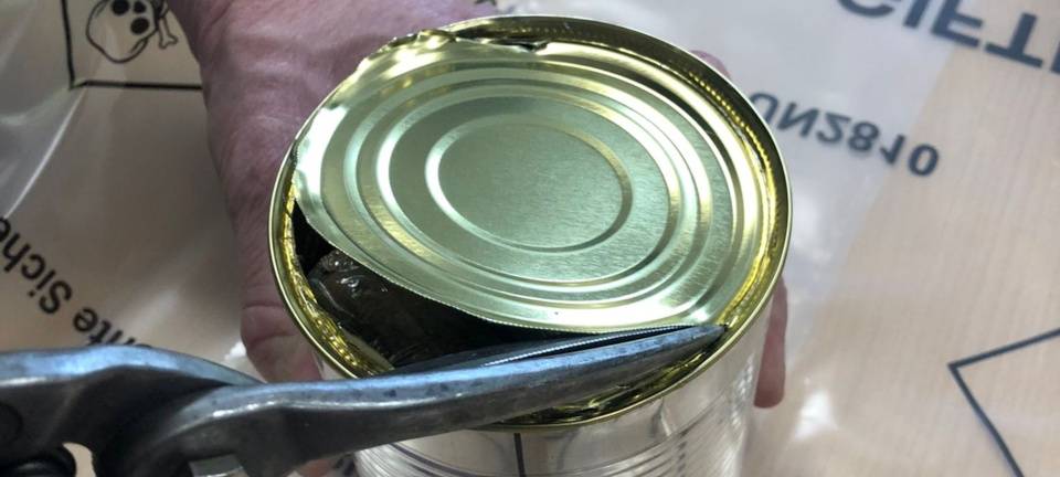 Der Zoll hat Drogen in vermeintlichen Lebensmittelkonserven entdeckt.