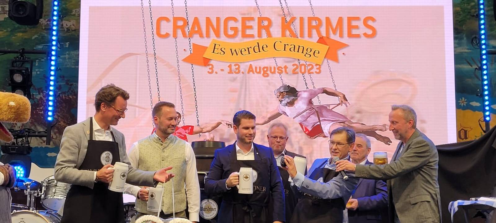 Bei der offiziellen Eröffnung der Cranger Kirmes stand auch NRW Ministerpräsident Hendrik Wüst an der Seite von Oberbürgermeister Frank Dudda.