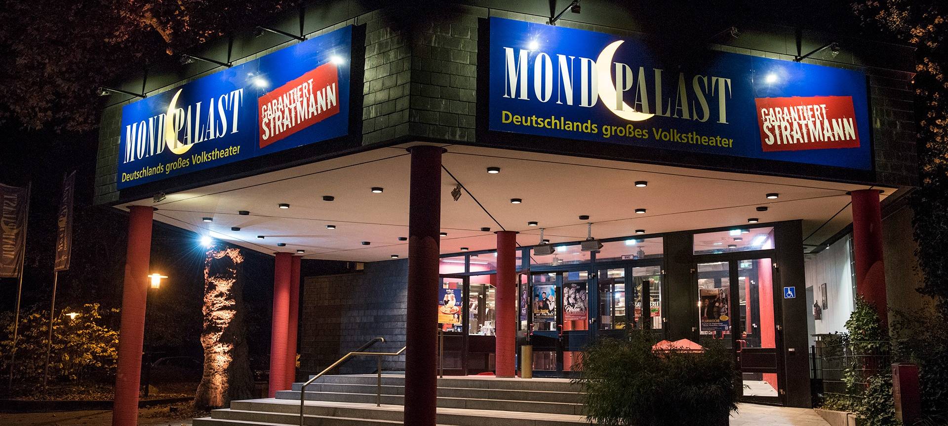 Der Mondpalast von Wanne-Eickel bei der Premiere von "Der zerdepperte Pott".