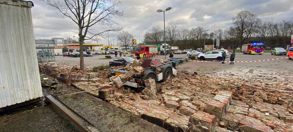Die zwei bis drei Meter hohe Mauer war auf einer Länge von etwa 30 Metern eingestürzt.