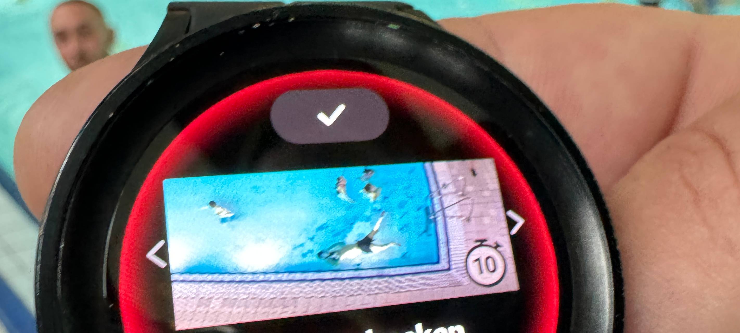 Wie Künstliche Intelligenz in Schwimmbädern Leben retten kann