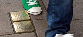 Rat stimmt "Stolpersteinen" zu