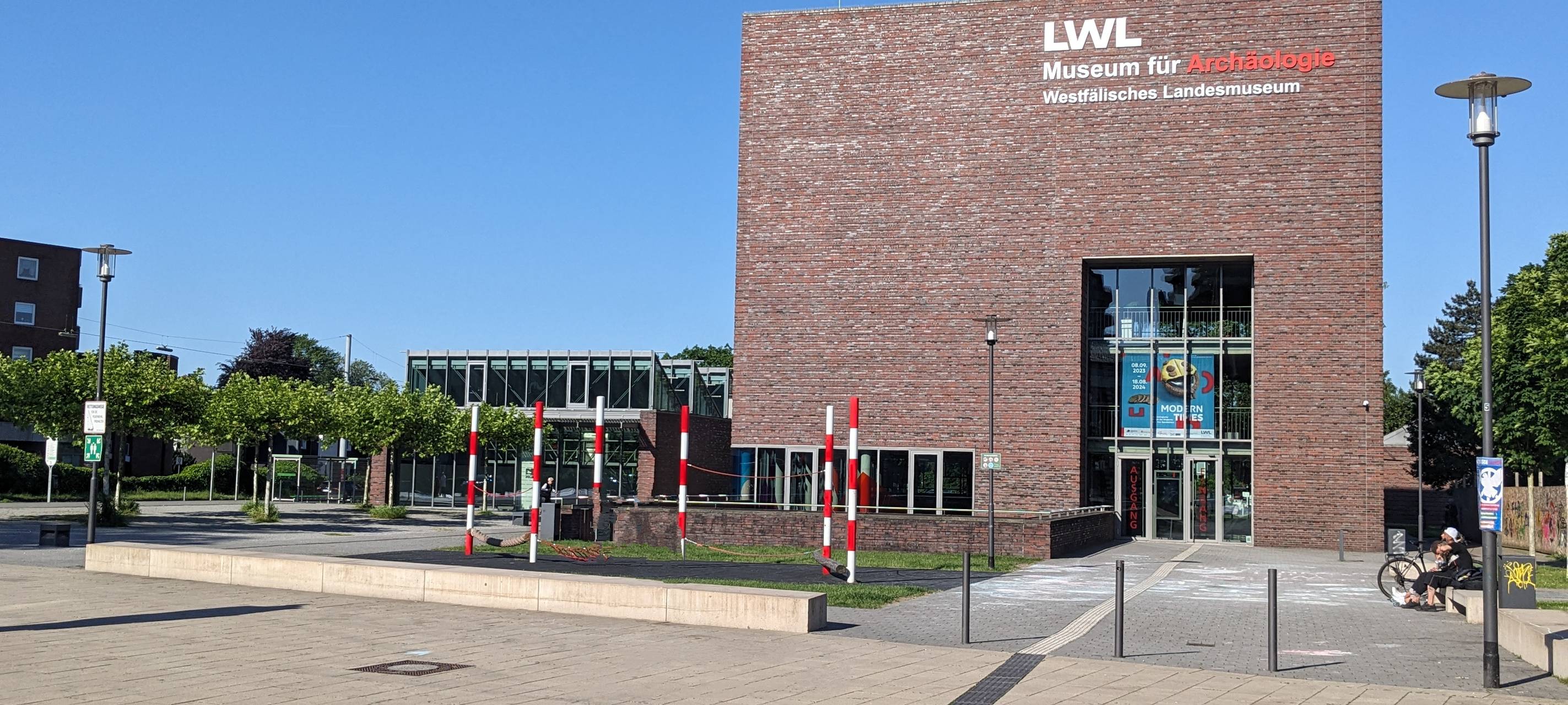 Museum mit Hilferuf