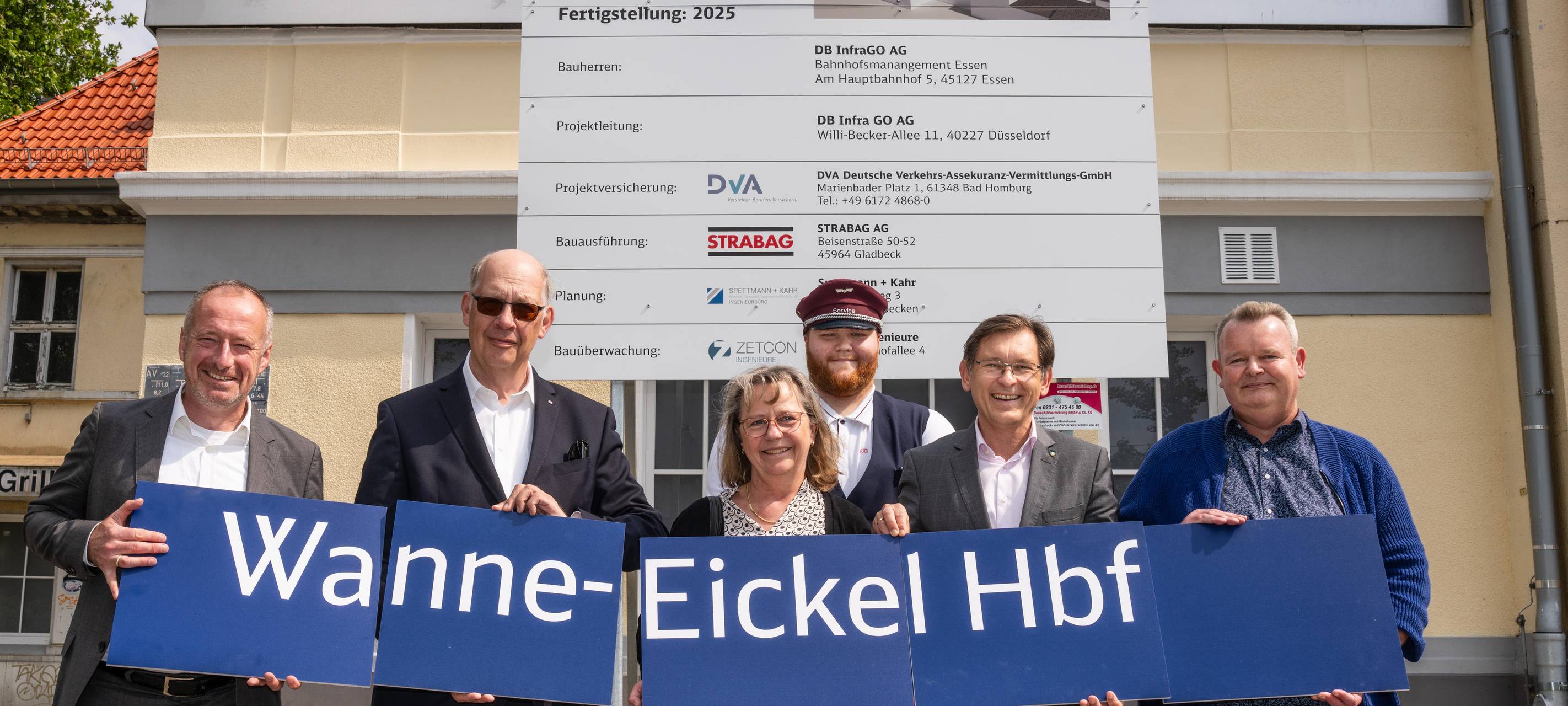 Oliver Wittke, Vorstandssprecher beim Verkehrsverbund Rhein-Ruhr (VRR), Werner Lübberink, Konzernbevollmächtigter der DB für das Land NRW, Dorothee Wasel, Bahnhofsmanagerin der DB für den Raum Essen, Marcel Dotschkal, Servicemitarbeiter der DB, Frank Dudda, Oberbürgermeister der Stadt Herne, Thorsten Steinkamp, Projektleiter