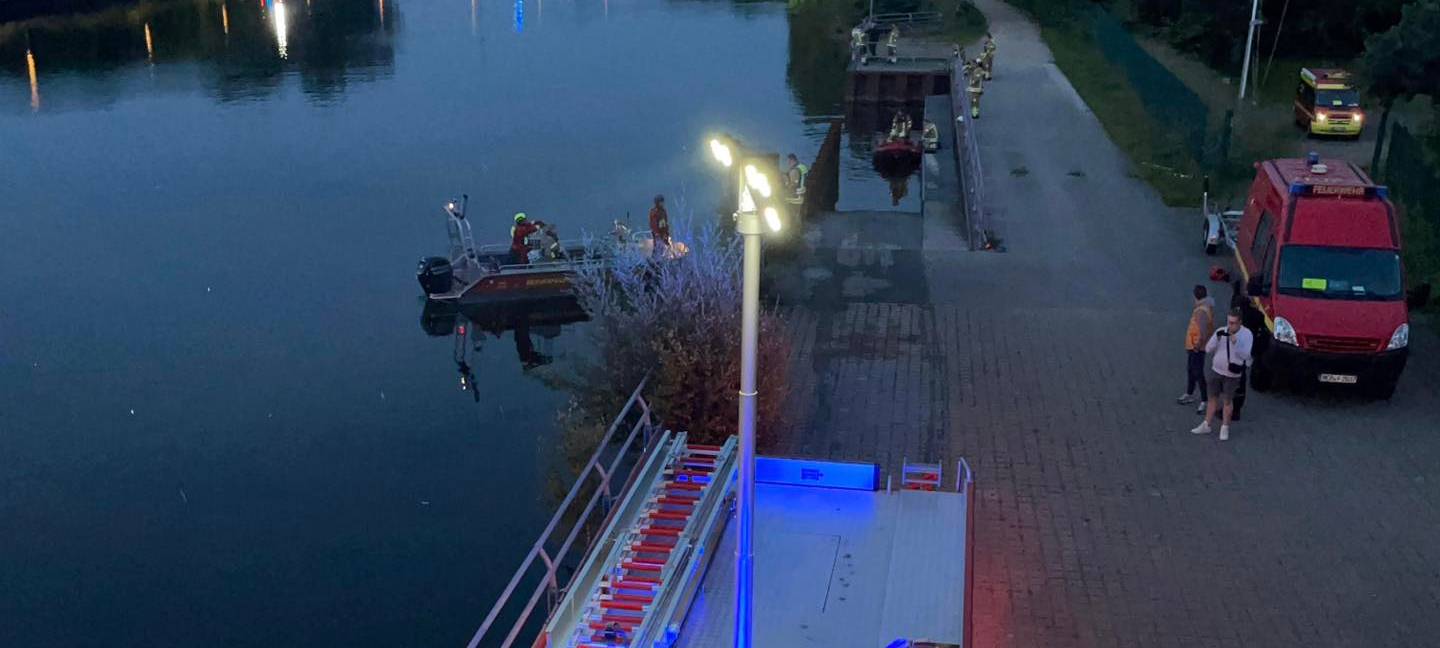 Wasserrettungs-Einsatz am Kanal