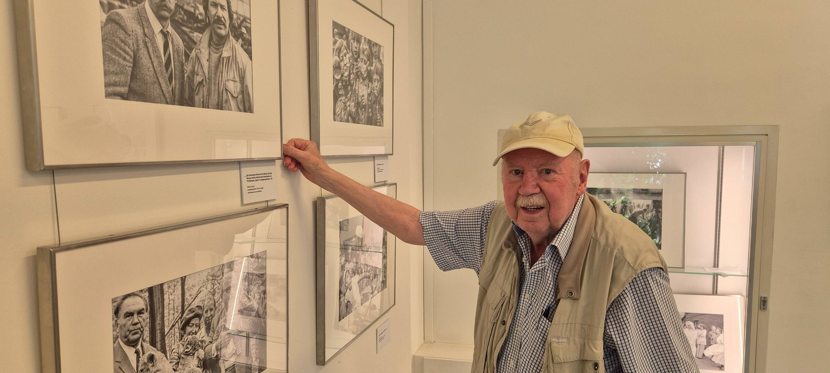 Helmut Orwat stellt seine Fotos im Heimatmuseum Unser Fritz aus.