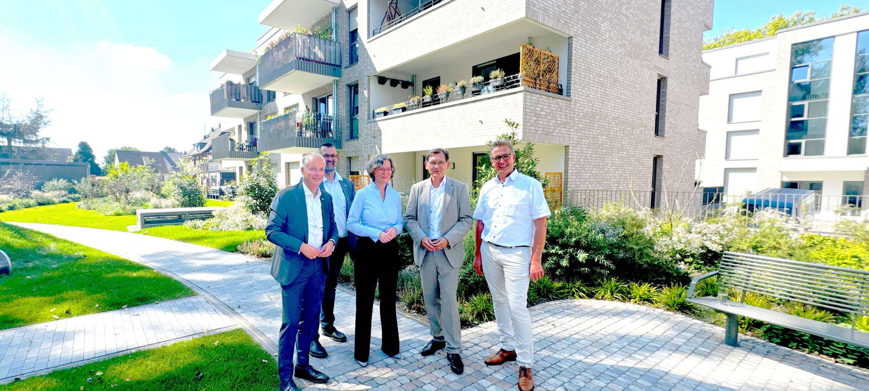 "Wohnen am Westbach": NRW-Bauministerin Ina Scharrenbach zu Besuch