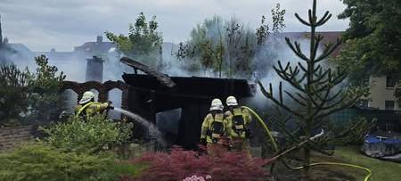 Laube in Bickern abgebrannt