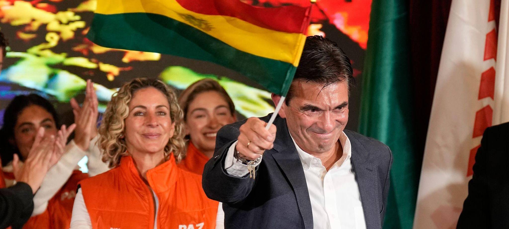 Ende der linken Ära in Bolivien: Paz gewinnt Präsidentenwahl