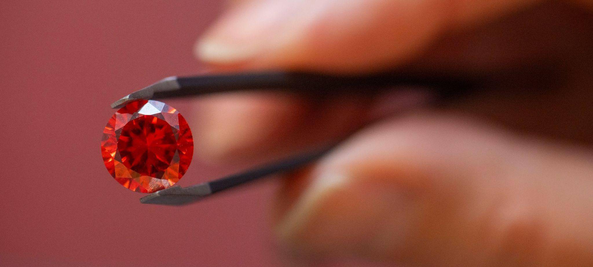 Über den Tod hinaus – Wenn Asche zum Gedenkdiamanten wird