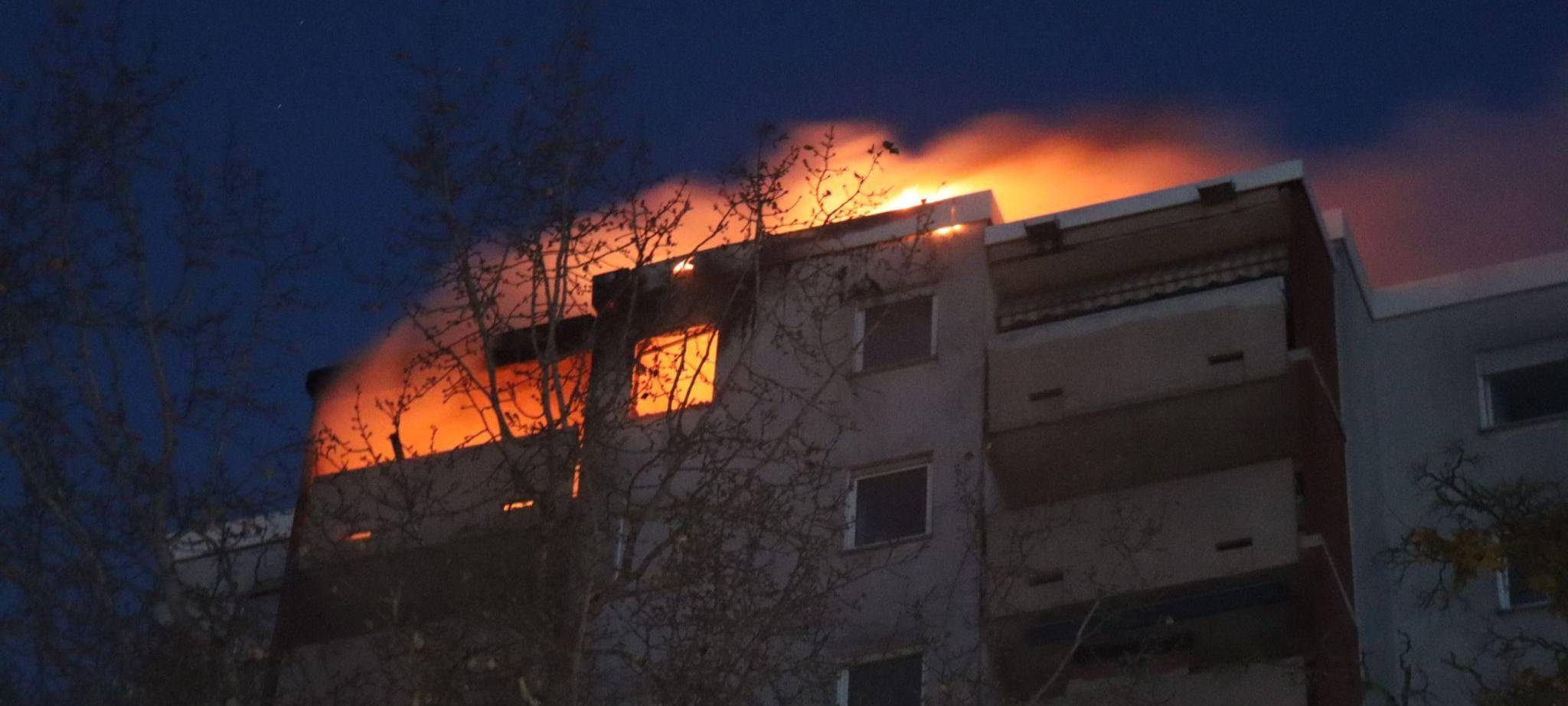 Hochhaus brennt in Mannheim