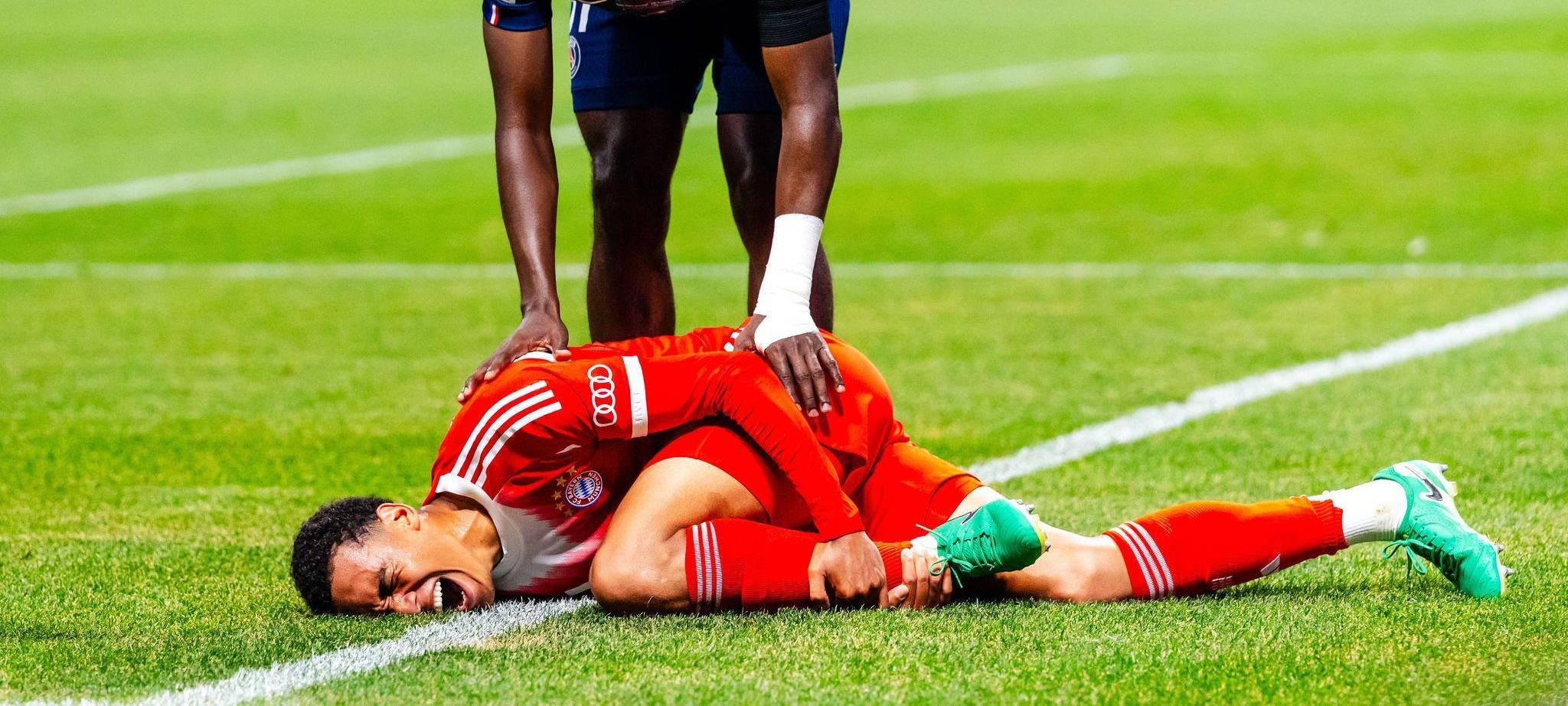 Jamal Musiala (am Boden)