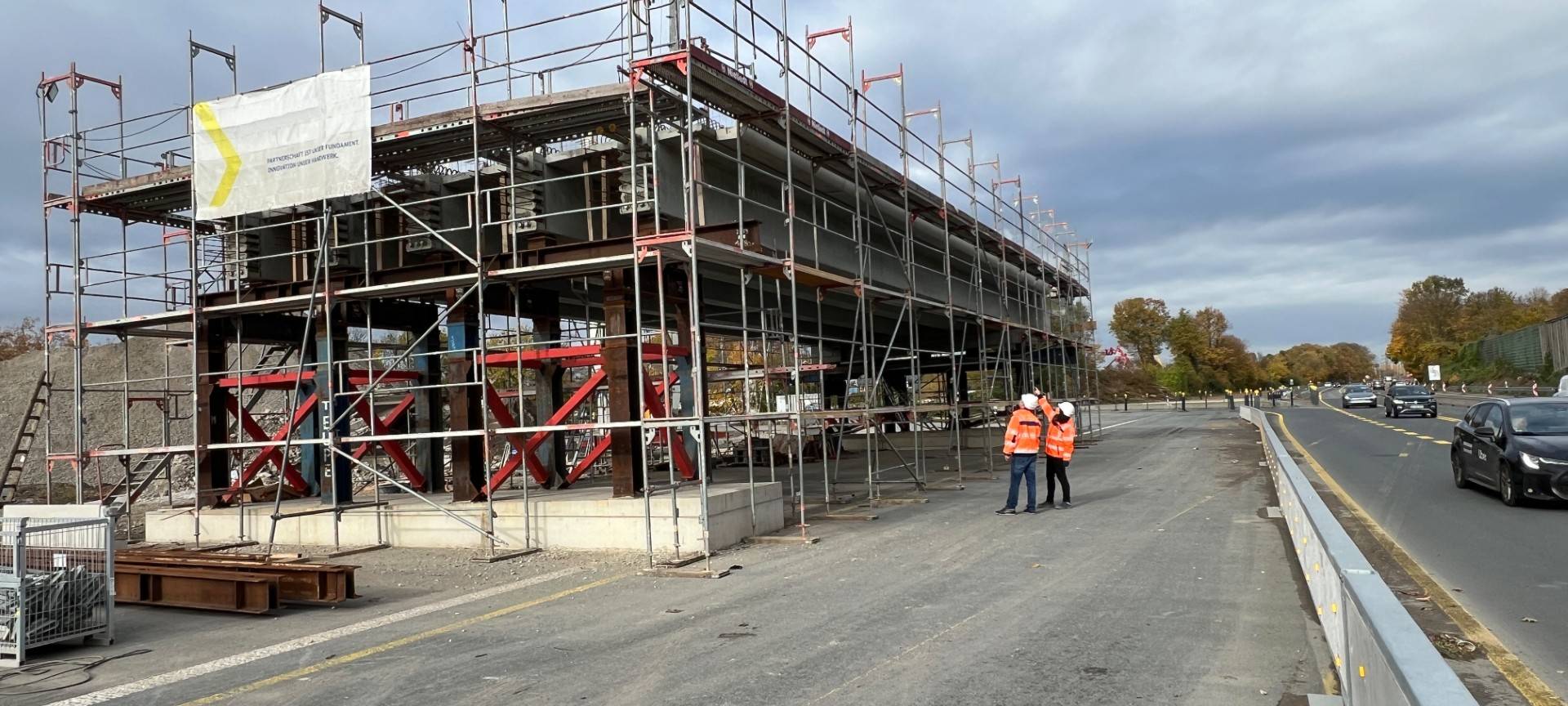 Vollsperrungen auf der A43