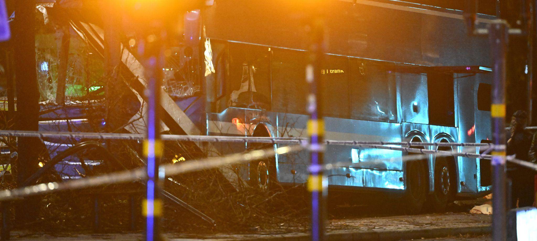 Tote und Verletzte bei Busunfall in Stockholm