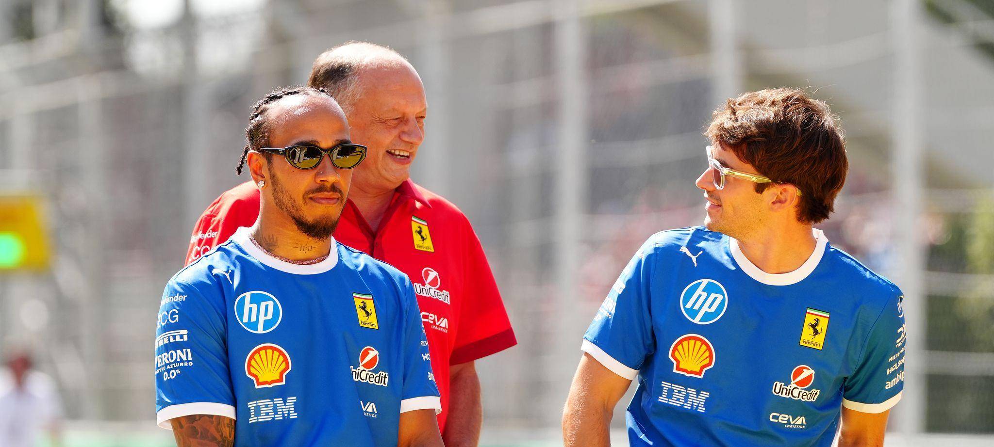 Die beiden Ferrari-Fahrer und ihr Teamchef