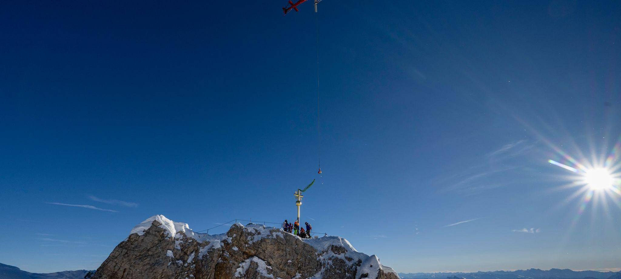 Rücktransport des Zugspitz-Gipfelkreuzes