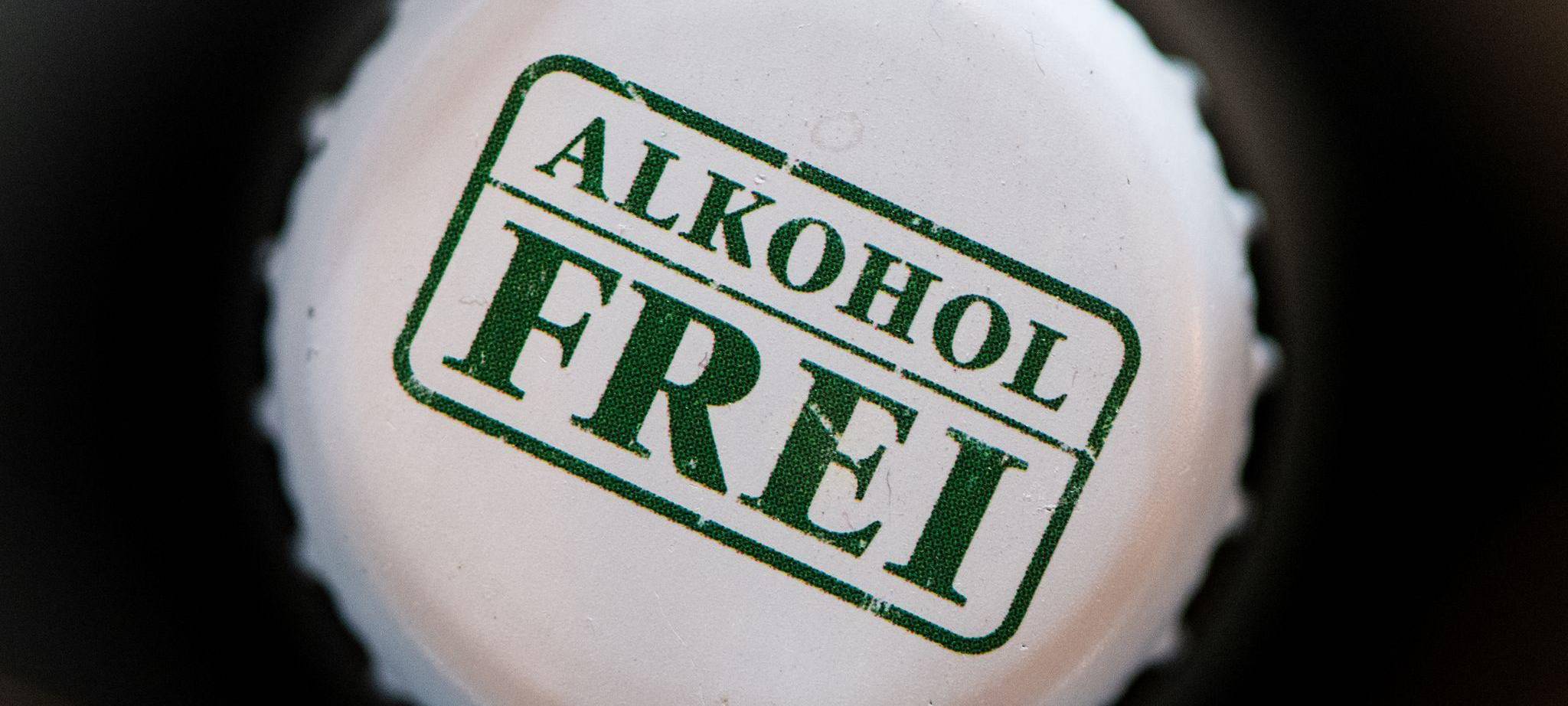 "Alkoholfrei" steht auf dem Deckel einer Bierflasche