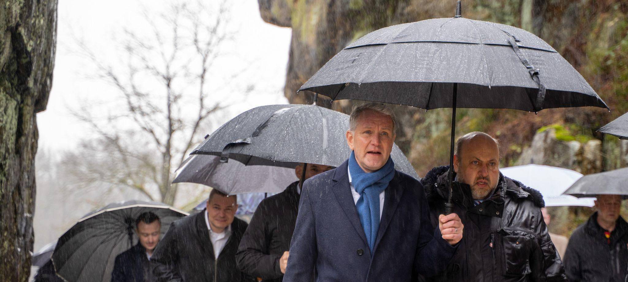 Höcke besucht Externsteine in Lippe