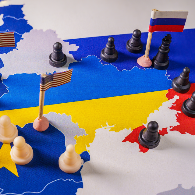 Russland-Ukraine-Konflikt Landkarte mit Schachfiguren